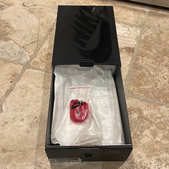 Air Cross Trainer 3 Low/Supreme                                U.S. Mens 8.5 - Picture 7 of 7